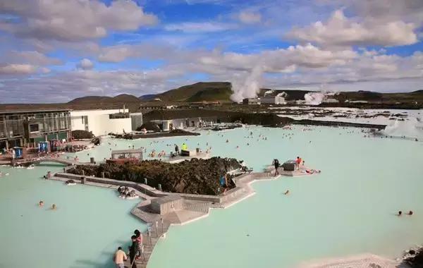 泳池中的爱马仕,旅游中的爱马仕