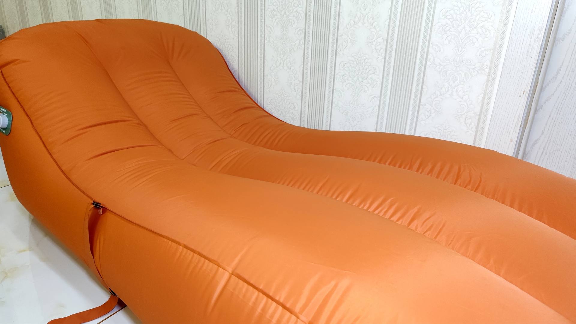 反射镜面一键充气床测评,自动充气床视频