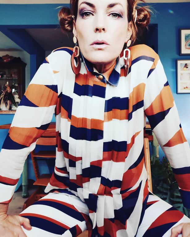 英国女子10年没有买过新衣裳，常借他人衣服穿，省下大笔钱