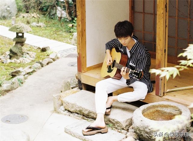 少年感十足的衬衫怎么穿,女生衬衫推荐学生党怎么穿