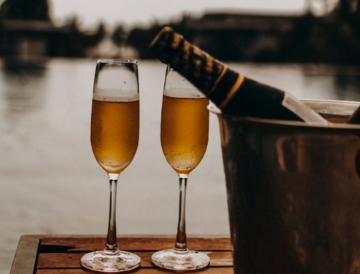 1万元炒股什么模式合适,新手1万元炒股怎样操作