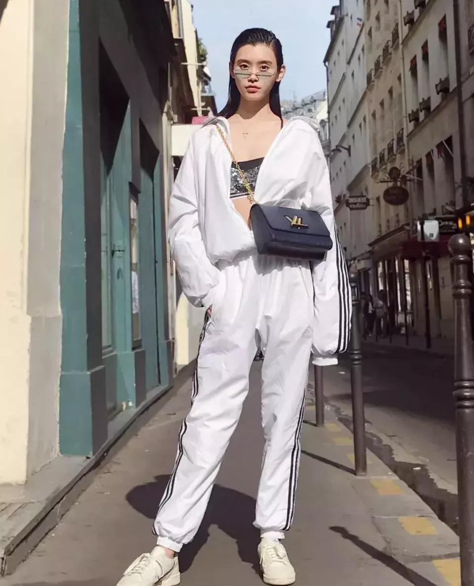 明星们买这个包时，都是“批发”的吗？