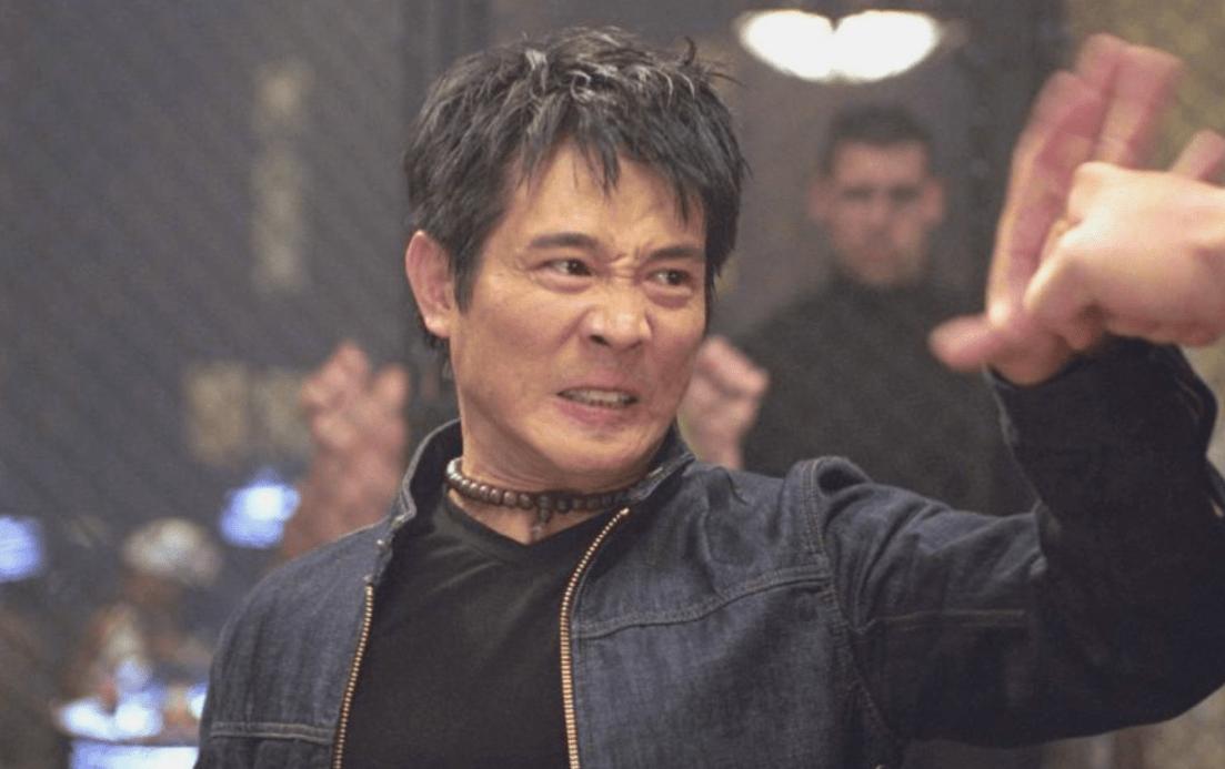 李连杰对利智一见钟情,李连杰为利智的付出