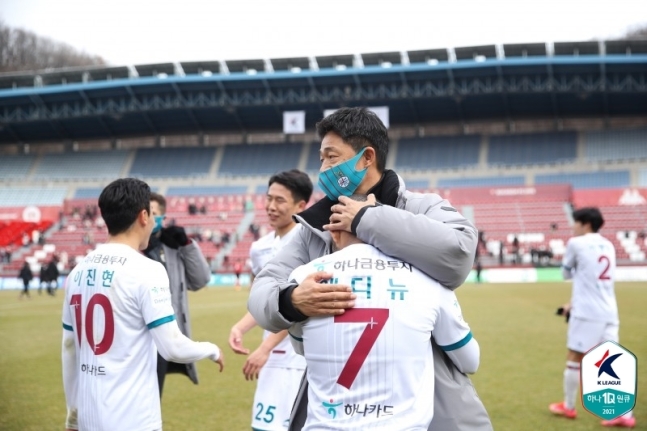 K2上演进球大战，“反客为主”的大田和首尔衣恋谁更有冠军相？