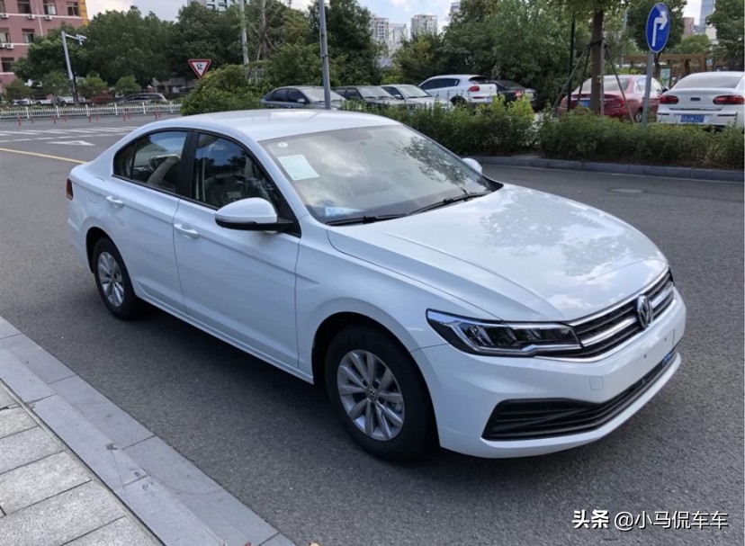 轩逸经典2021买下来一共要多少钱,宝来轩逸哪个更值得购买