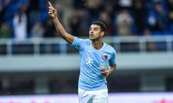 点赞！小伙托人代购球衣被骗，阿兰本人回应：见面拥抱送球衣