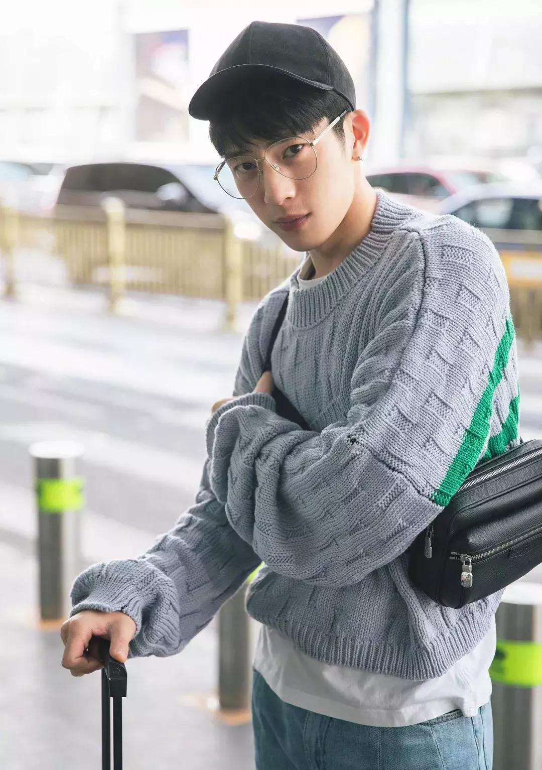 男士穿搭30岁轻熟风穿搭推荐,夏季偏瘦男士的穿搭指南