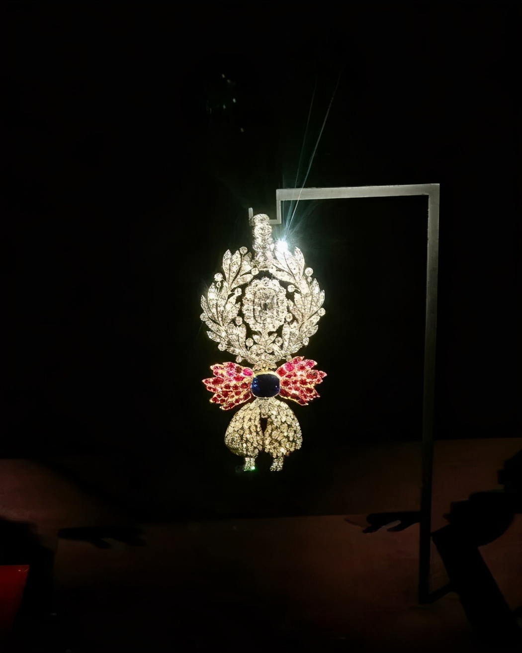 深圳灯光秀与武汉灯光秀,春光无限好深圳