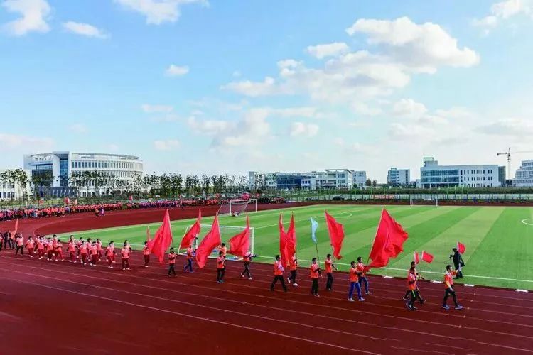 鍚笢涓氫綑瓒崇悆鑱旇禌,鍚笢瓒崇悆鑱旇禌