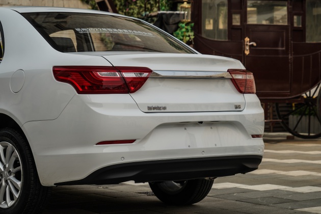 酷威熏黑车标,吉利远景18款车头