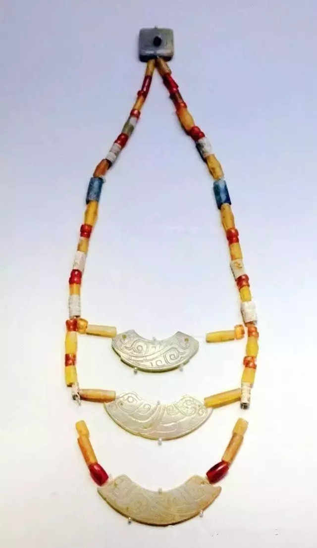 如何选择适合的锁骨链,解锁天鹅颈