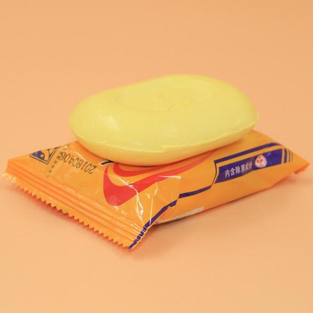 脸上老是出油用硫磺皂能去油吗,后背长痘痘出油多可以用硫磺皂吗