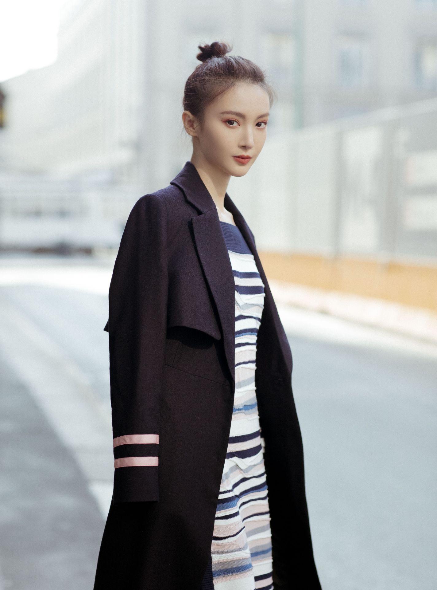 金晨的元气甜美系穿搭,女星们穿搭