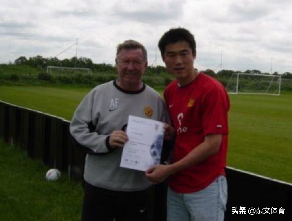 48岁教练错过鲁能！球员时代两次被曼联邀请，执教经验不输郝伟