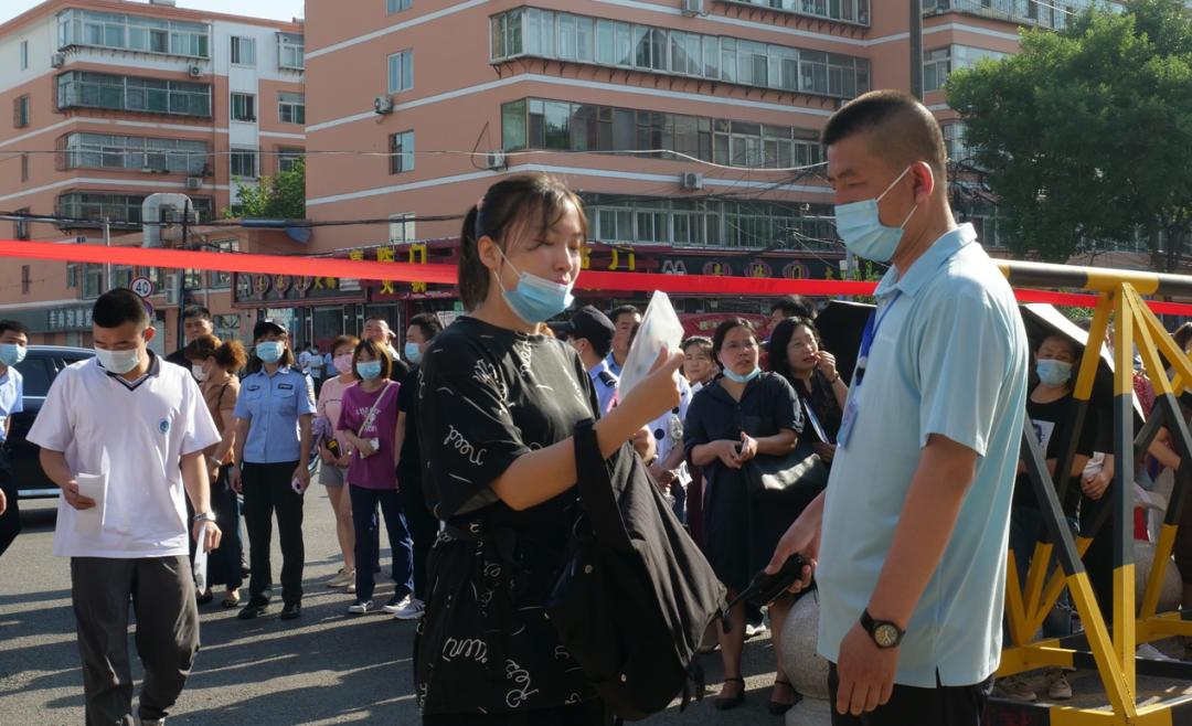 直击中考现场追梦的少年们加油,直击2023高考现场山西太原直播