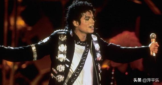 迈克尔杰克逊为何会倒在台上,迈克尔杰克逊舆论怎么这么多