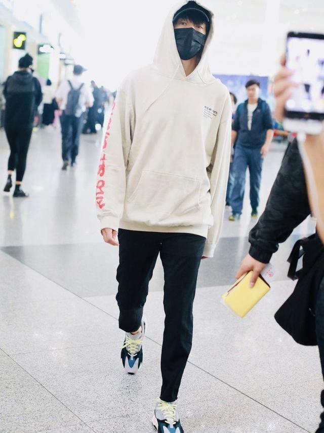 杨幂和魏大勋卫衣,魏大勋杨幂同样的东西