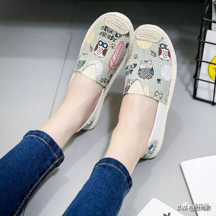 又舒适又适合穿搭的鞋,适合中年女人穿的时尚小白鞋