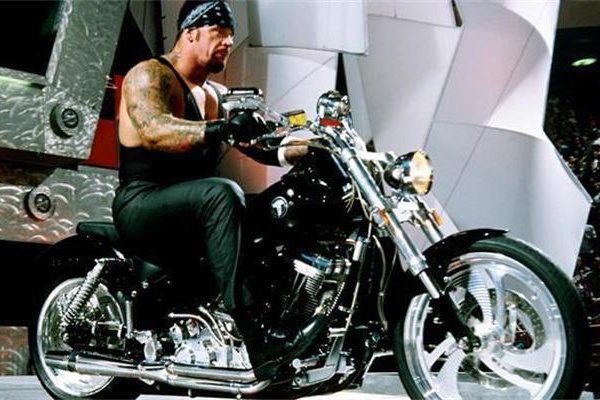 美国坏蛋wwe出场音乐,wwe送葬者美国坏蛋出场视频