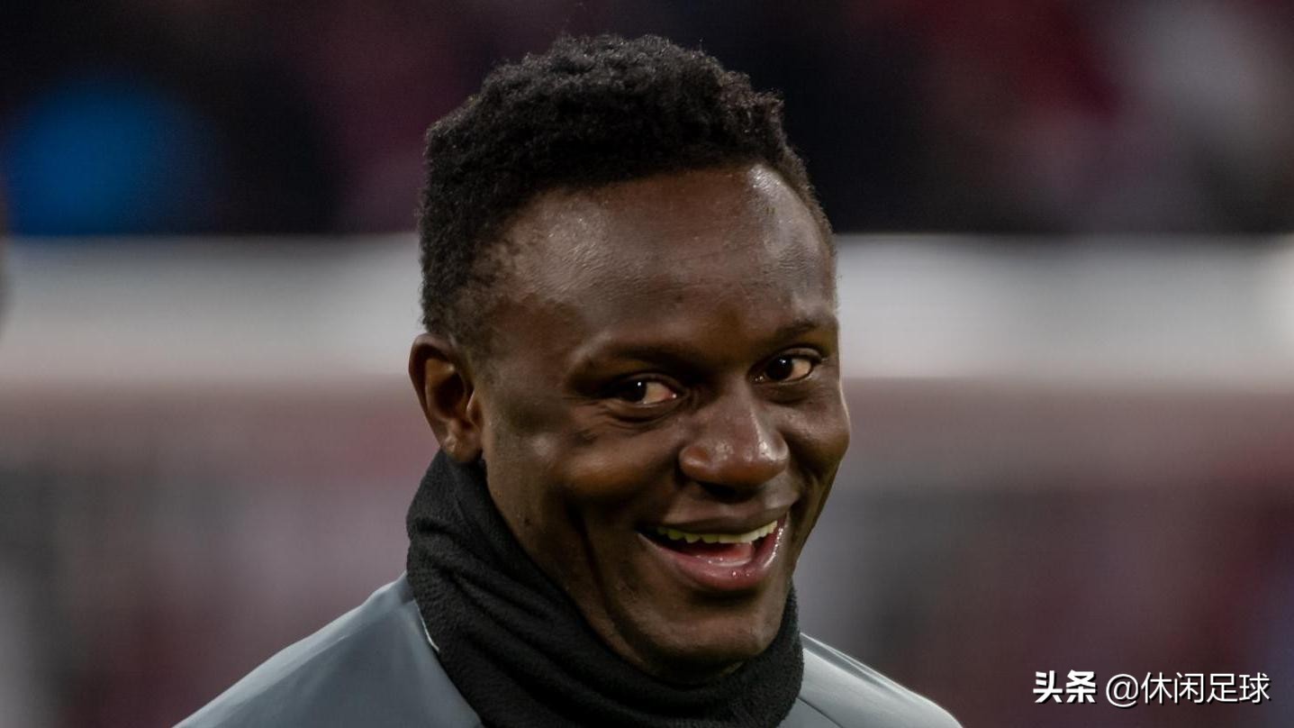 输球不忘吃意面万亚马尽显吃货本性