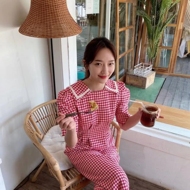 郑秀晶秋季最新穿搭,郑秀晶秋冬穿搭