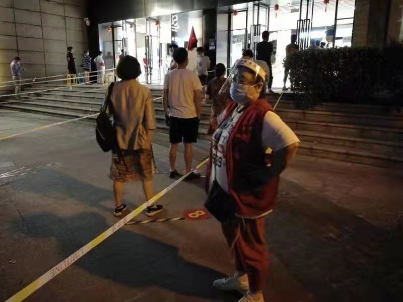 区街新闻｜70多幅照片记录世茂滨江社区辖内志愿者，南京感谢你们