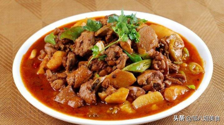 炒鸡怎么做鸡肉发甜,食堂大锅菜木耳炒鸡肉怎么炒好吃