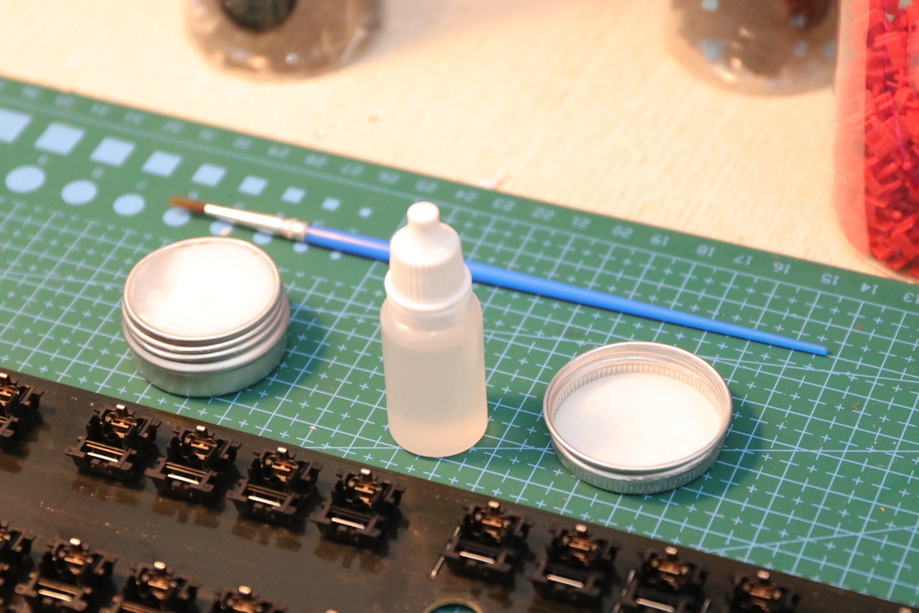 3494机械键盘,不到百元的青轴高颜值键盘