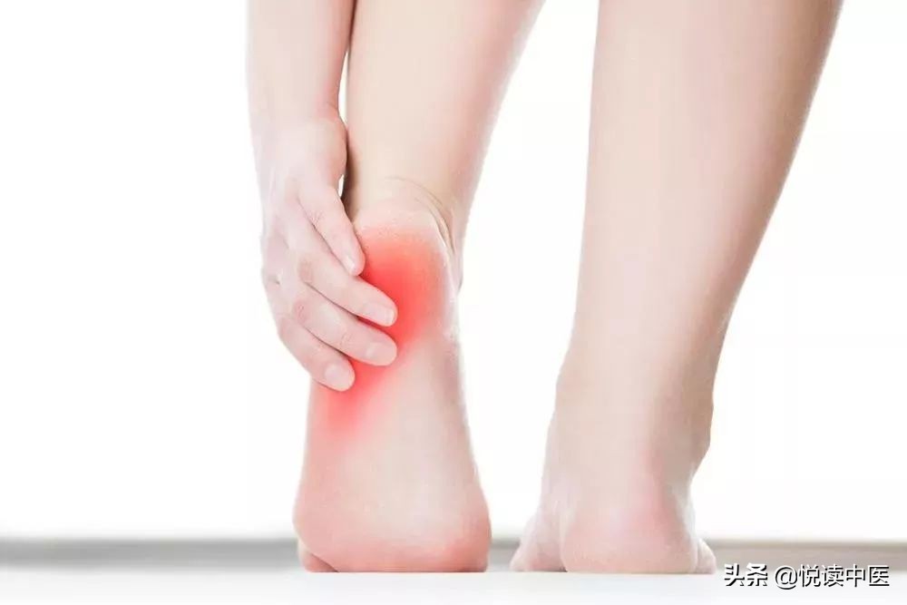 足跟一走路就痛是怎么回事,足跟痛走路引起脚踝酸痛怎么办