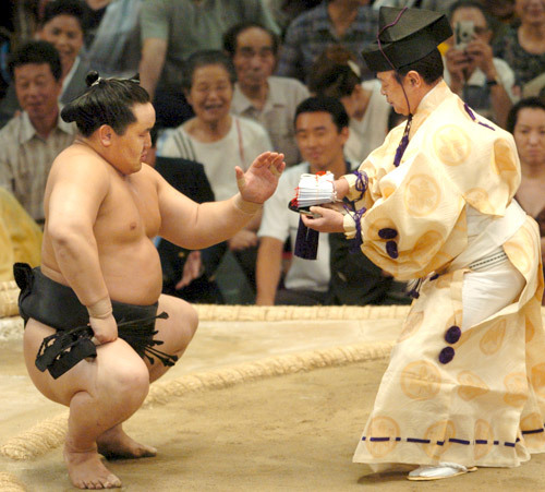 这个日本万人敬仰的小哥,要成为蒙古国总统了?