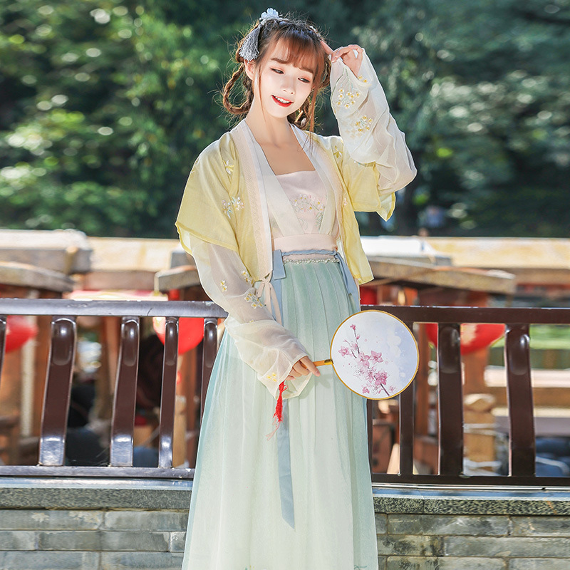 洛丽塔和汉服为什么那么贵,汉服跟洛丽塔哪个贵