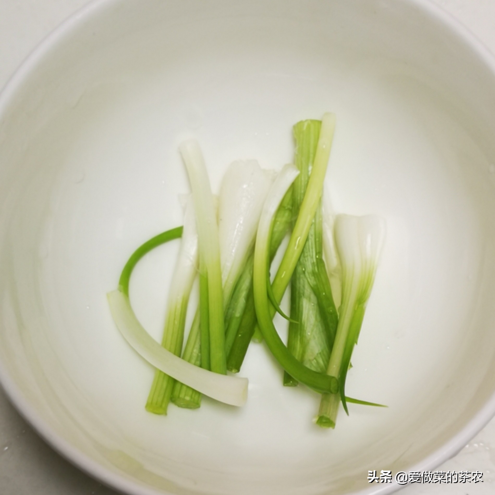 怎么腌鸡肉炒出来又嫩又好吃,怎样腌制鸡肉爽滑不柴好吃又简单