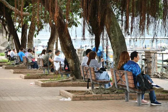 疫情下的香港五一黄金周：0内地团访港，多个品牌宣布撤店