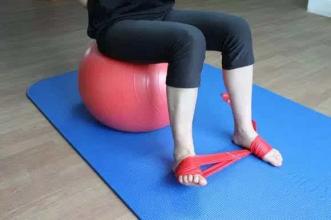 踝关节扭伤后应怎样处理,踝关节扭伤的正确处理方法500字