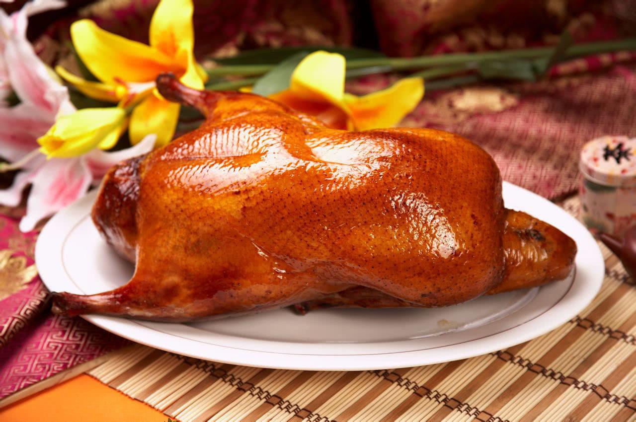 学烤鸭一般学费多少钱,学广东烤鸭技术多少学费