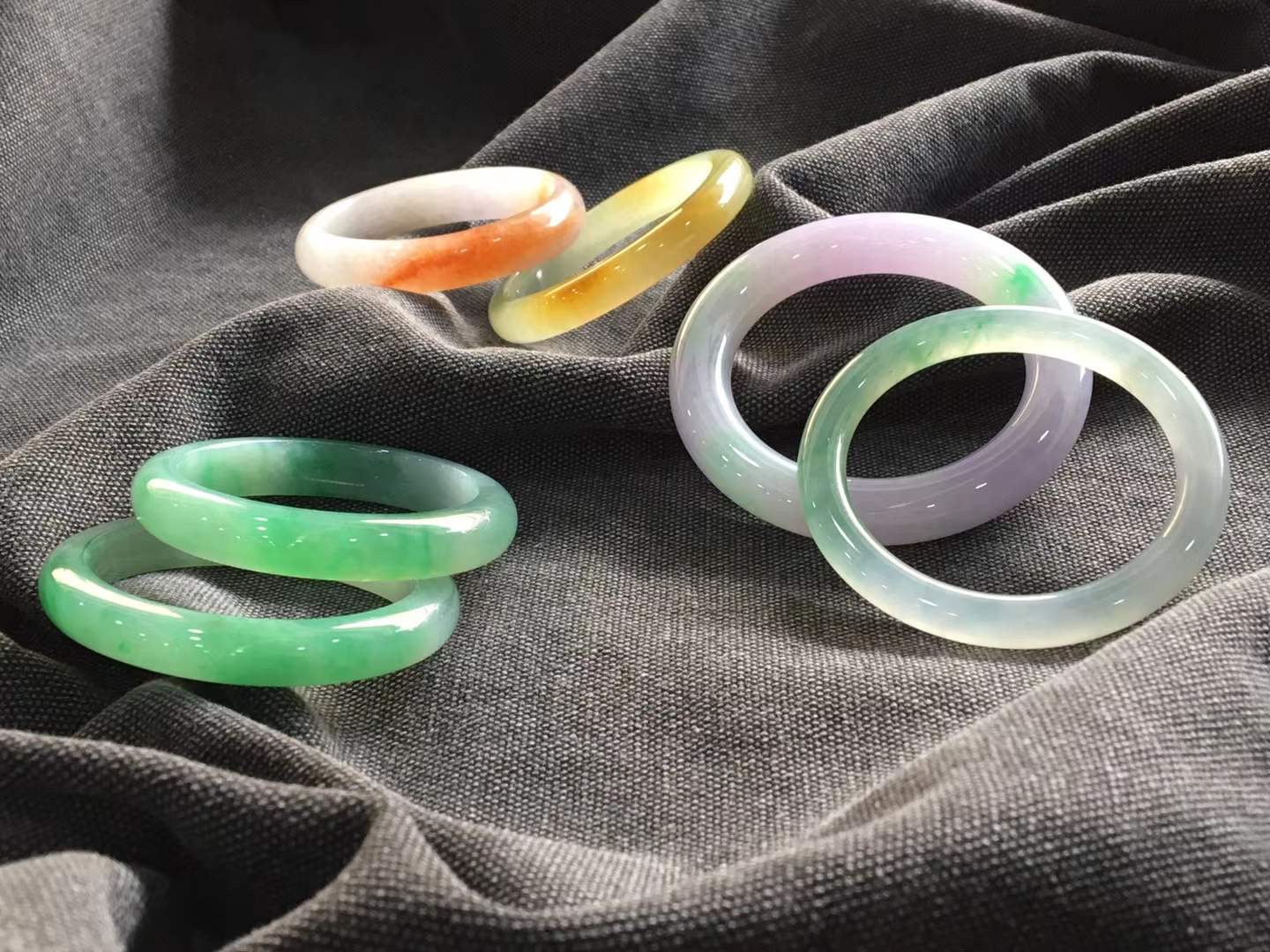 翡翠手镯怎么选比较好,翡翠手镯如何挑种水