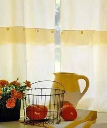 用纸制作漂亮的小窗帘,小窗户做窗帘的教程