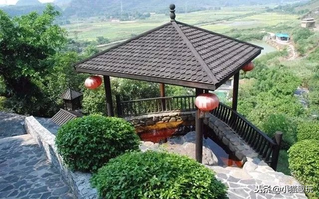 很美的天然溶洞温泉,清澈见底的自然岩洞温泉