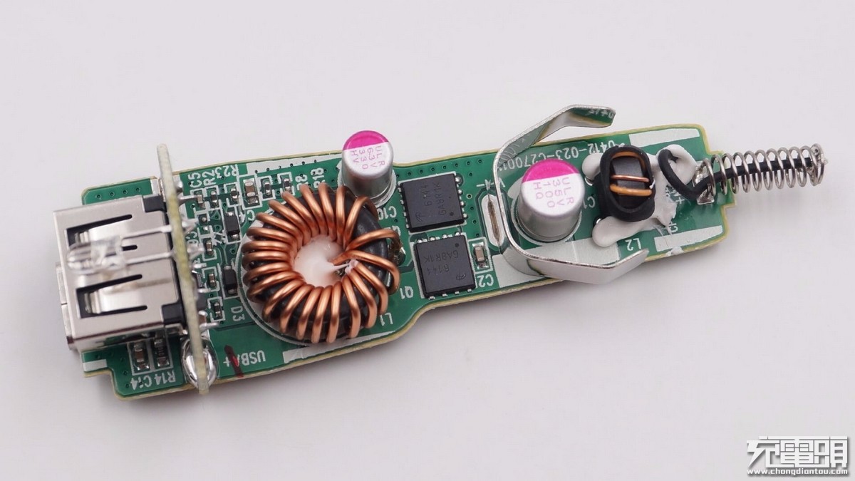 索尼充电宝拆解图,索尼第一代充电仓拆解