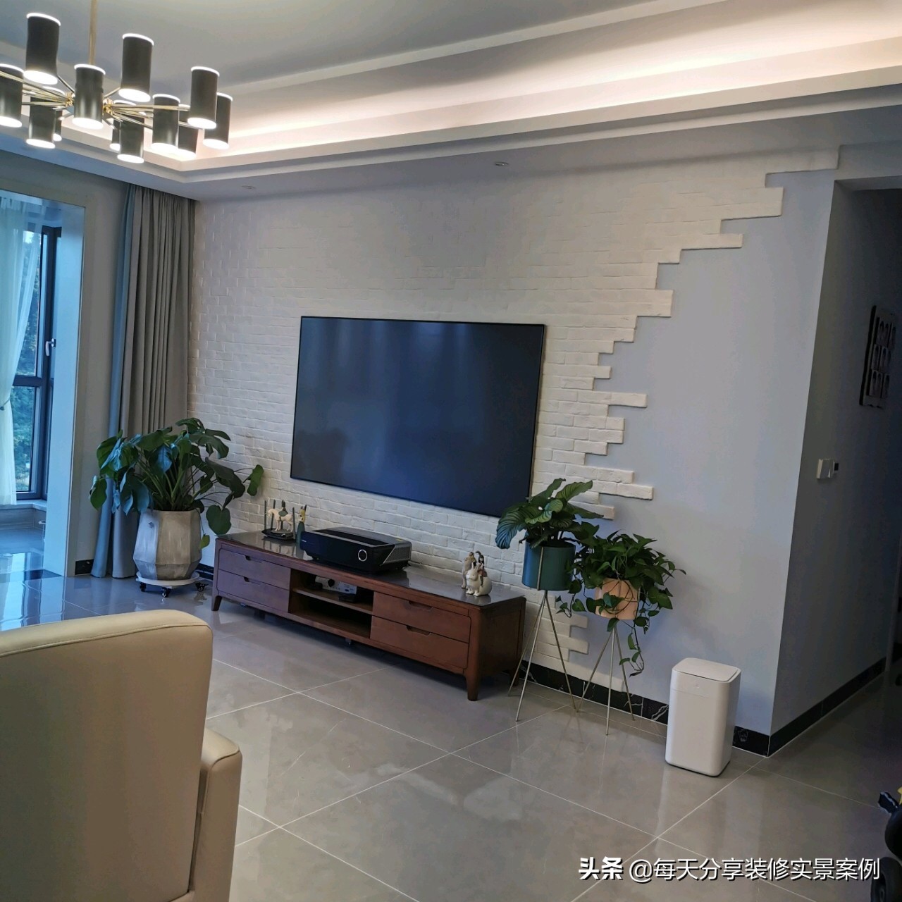 什么样电视背景墙便宜又好看,最好看的电视背景墙最新款