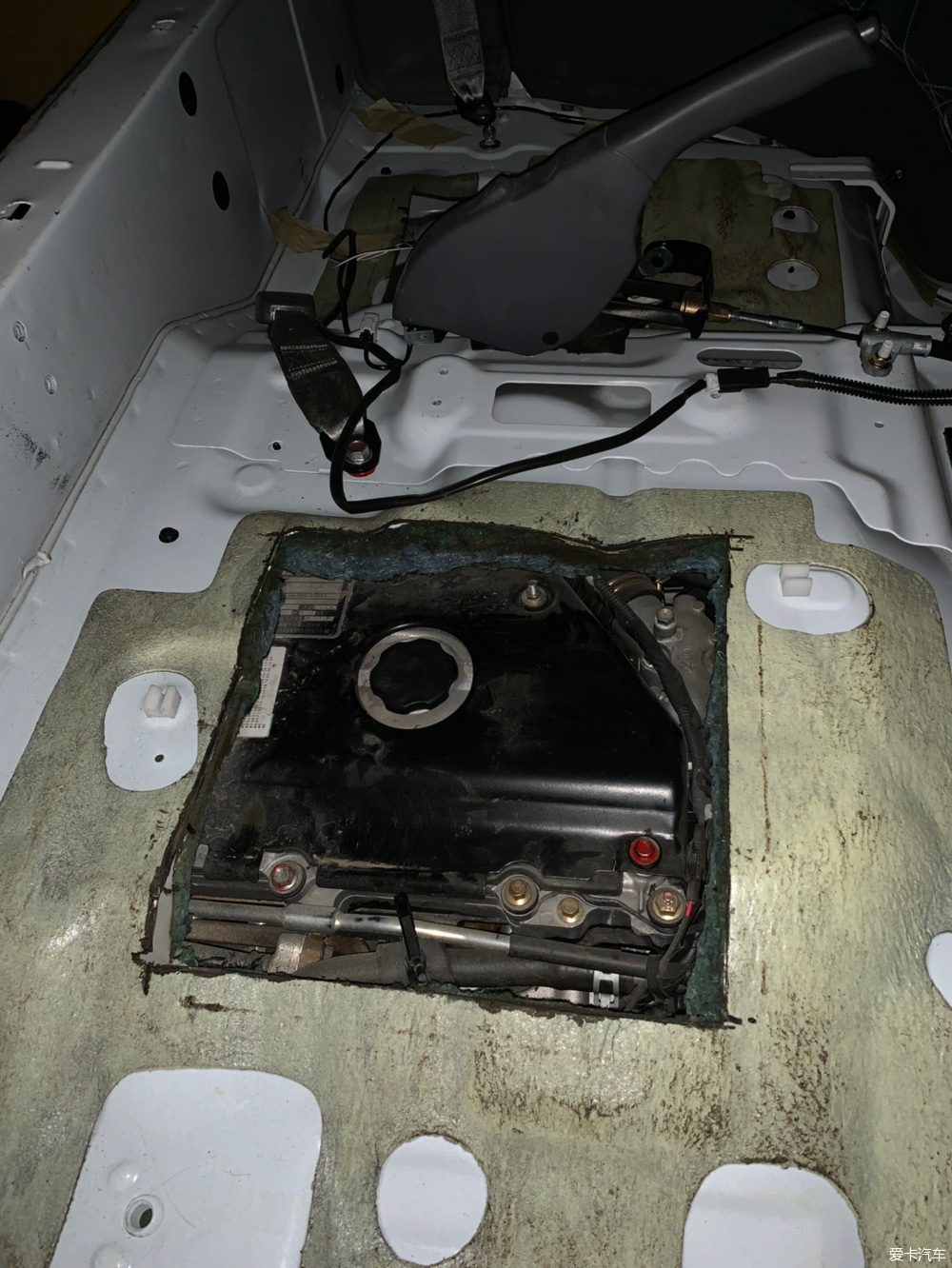 2.0t发动机搭载爱信8at变速箱suv,3.0t柴油v6发动机8at变速箱的车