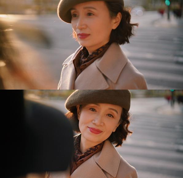 上了岁数的女人，冬天穿衣要有讲究，帽子+呢大衣，时髦又显气质