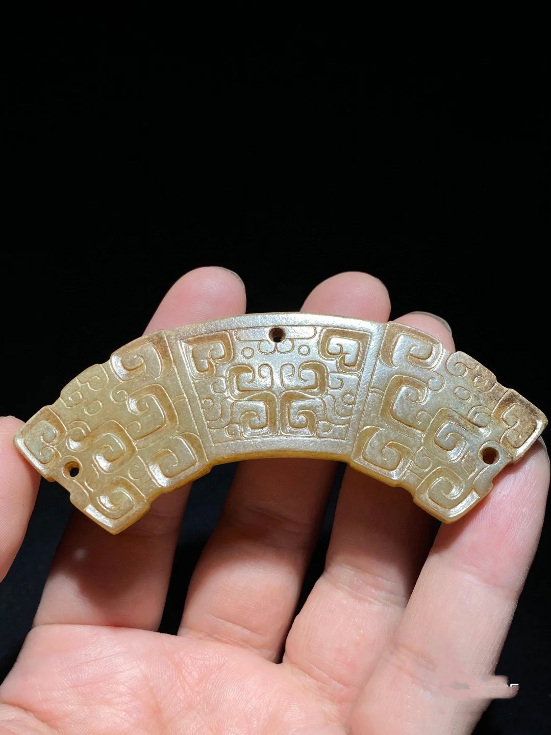 有沁色的假玉是怎样做的,假玉也可以盘出来沁色的吗