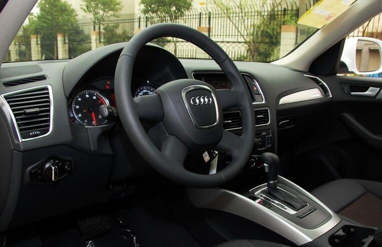 13奥迪q5二手值多少钱,13款奥迪q5二手价格白色