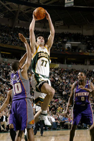 东契奇最初版本,东契奇77号是取自发音么