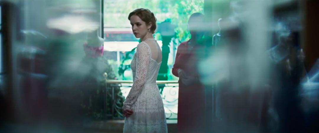 更大尺度版的《寄生虫》，从天堂到地狱只需一瞬