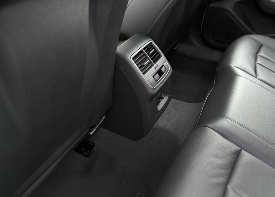 奥迪a4allroad后排空间测评,奥迪a4allroad2014测评