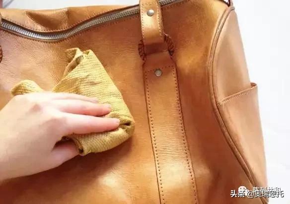 普通包包怎么保养,怎样保养包包更有光泽度