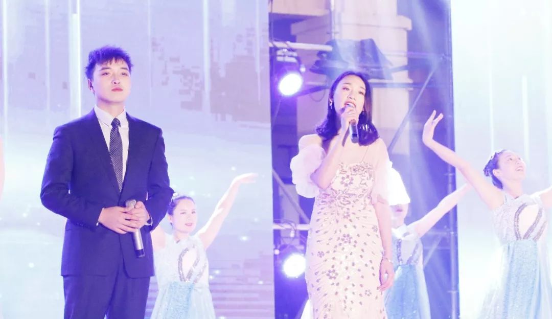 小县城学校元旦晚会活动,小学生青春筑梦砥砺前行文艺汇演