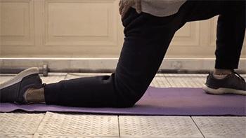 什么动作拉伸腰部,缓解腰部疼痛的拉伸